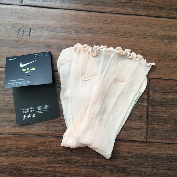 nike sheer socks
